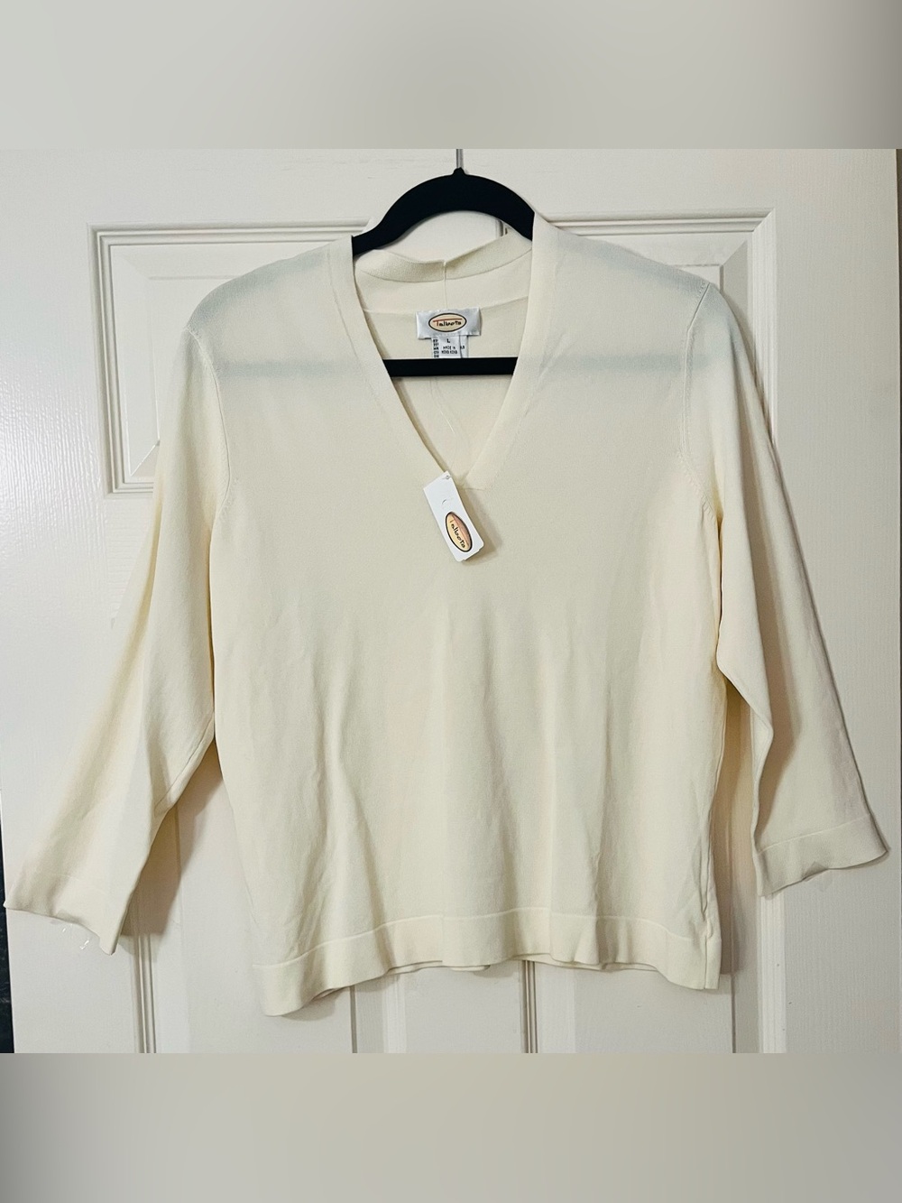 Talbots Classic Cream V-Neck Long Sleeve Pull On Sweater NWT